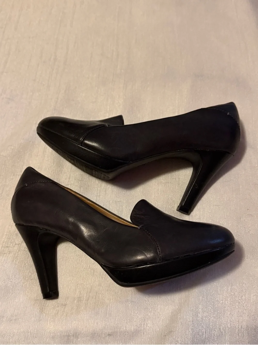 Dark Grey Leather Women’s Slip-On Pumps